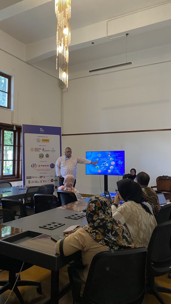 Inkubasi Penulis: Renungan dari Hari Pertama Banyumas International Literacy Festival