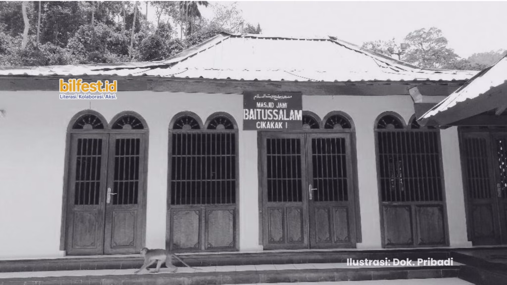 Menyibak Keterkaitan Ekologi dan Budaya di Desa Cikakak, Wangon, Banyumas