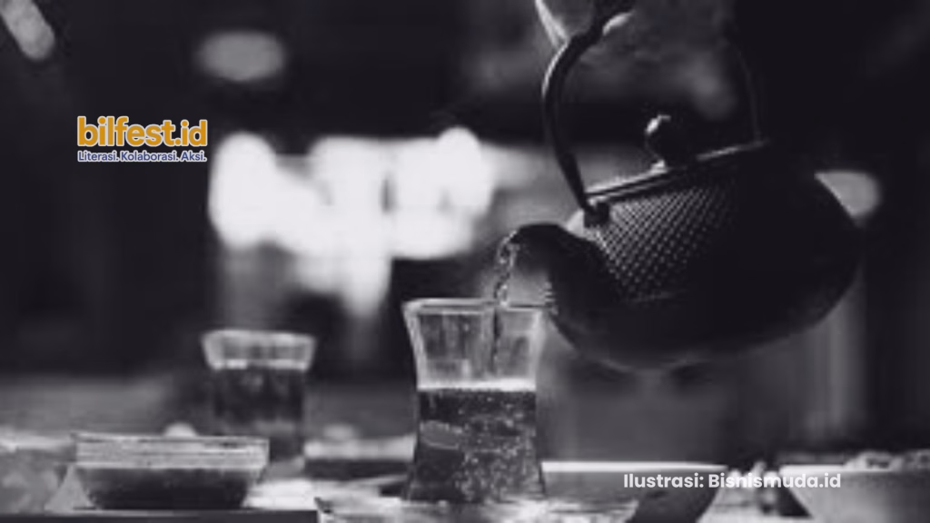 Mozaik Kanon: Usaha Dikenang, Mengenang, dan Segelas Kenangan